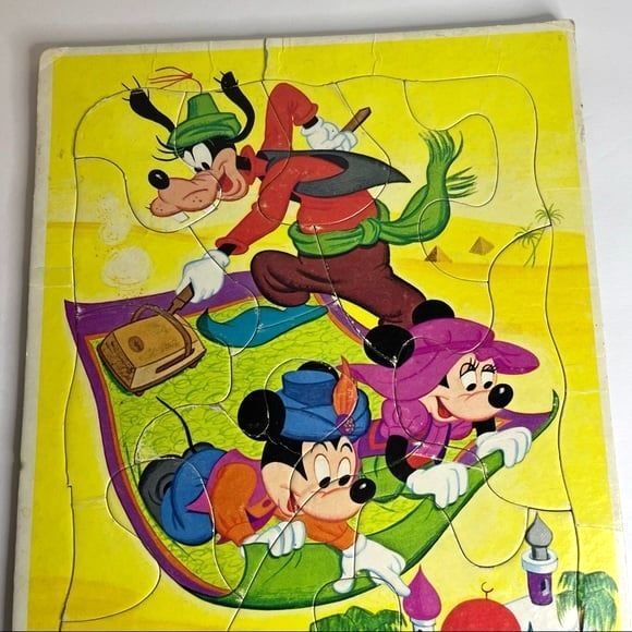 Vintage Walt Disney Mickey Mouse with Minnie & Goofy Frame Tray Puzzle - Picture 2 of 11